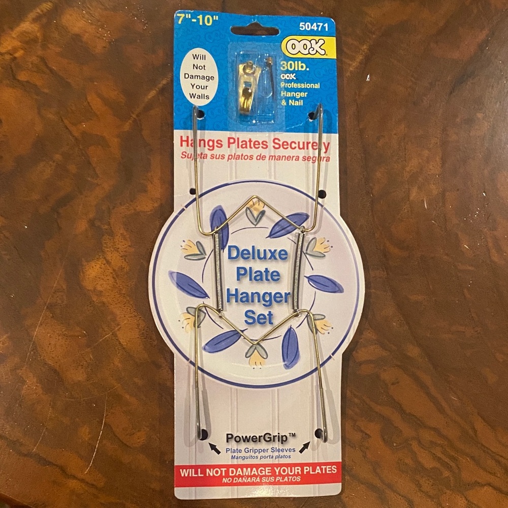 OOK Deluxe Plate Hanger Set Hangs Decorative Plates Securely Won’t Damage Walls
